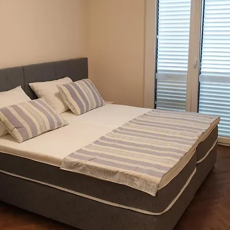 And With Parking Space Hvar - 15378 Guest house